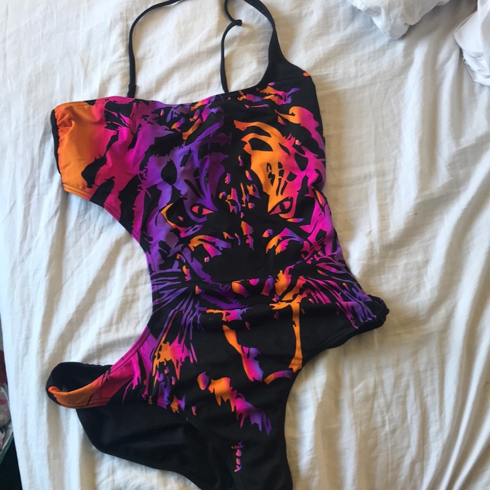 One piece suit